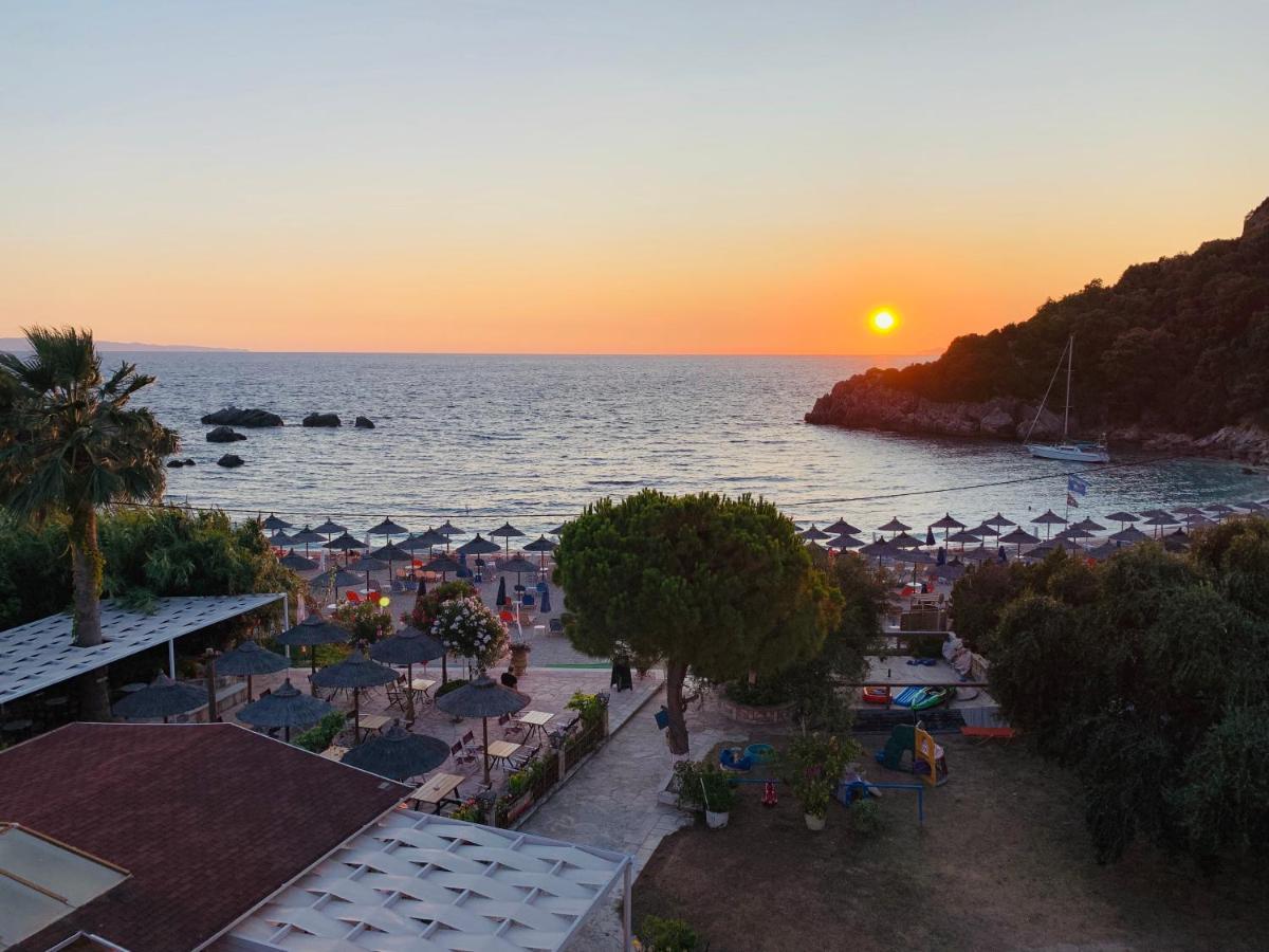 Alex Bar Sarakiniko