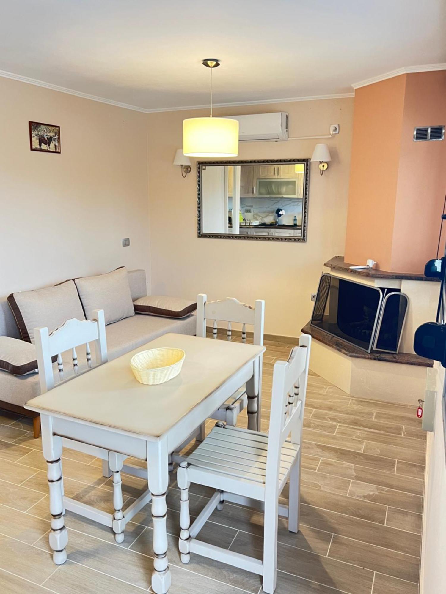 Apartment Alex Bar Sarakiniko